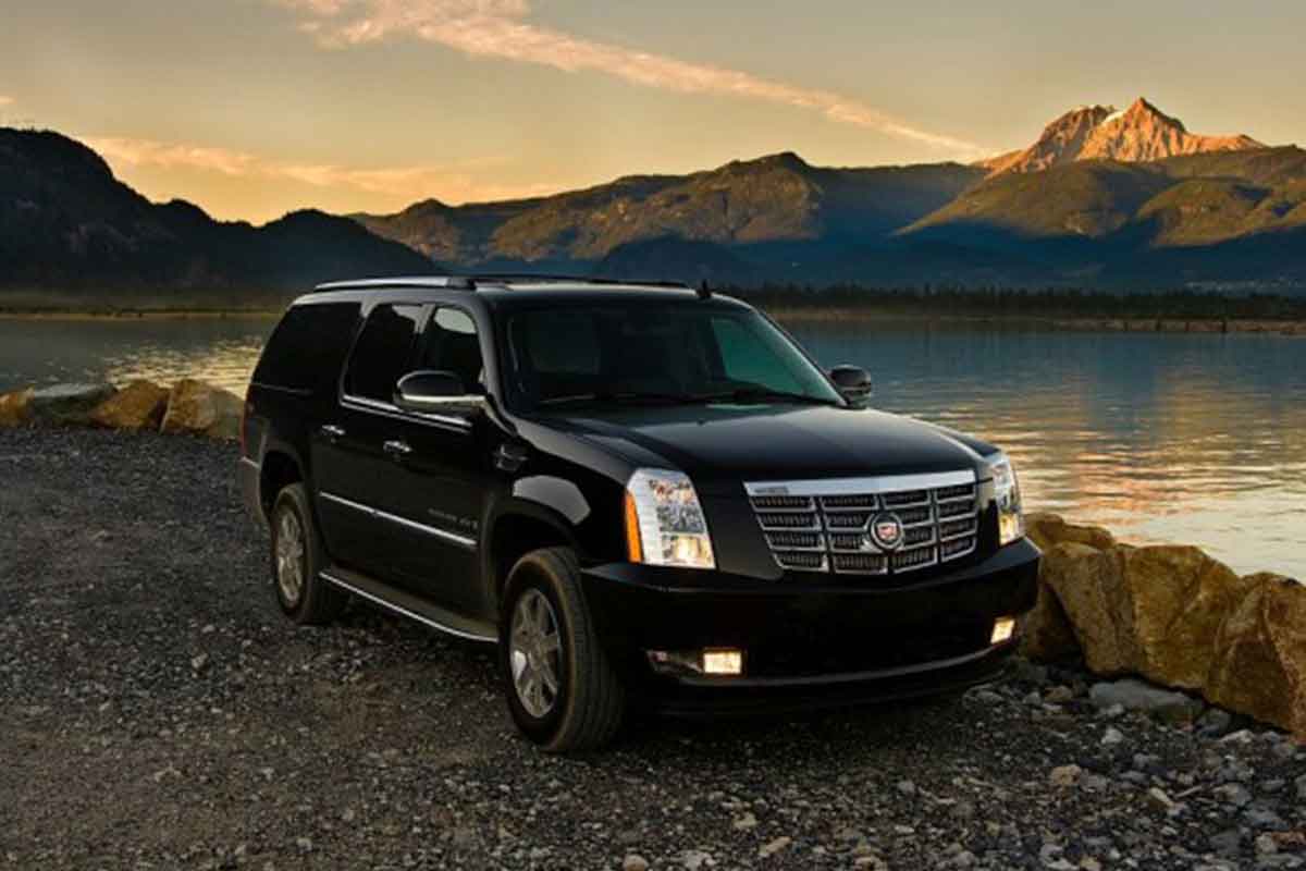 Chauffeur Hire Nottingham – Personalized Travel for Every Occasion